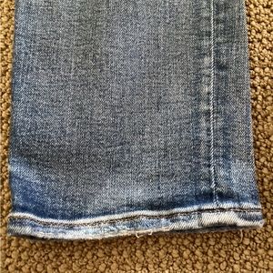 American Eagle blue jeans